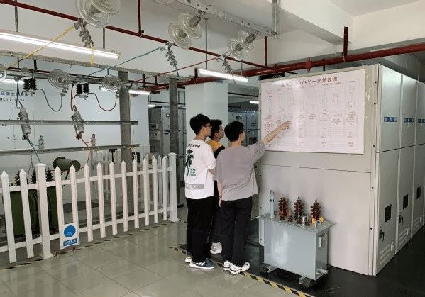 亿博电竞 亿博官网智能之星点燃未来——广州华立科技职业学院电力与智能制造学院(图6)