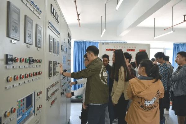 亿博电竞 亿博官网智能之星点燃未来——广州华立科技职业学院电力与智能制造学院(图5)