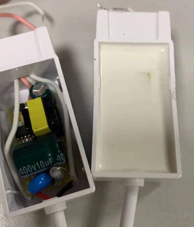 白色灌封胶具有着怎样的产亿博电竞 亿博官网品特点？适合在工业领域使用吗？(图2)