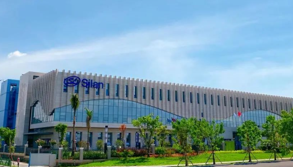 亿博电竞 亿博官网【需求】EUV制程带动高端需求 2025年光刻胶市场将超2亿美元(图4)