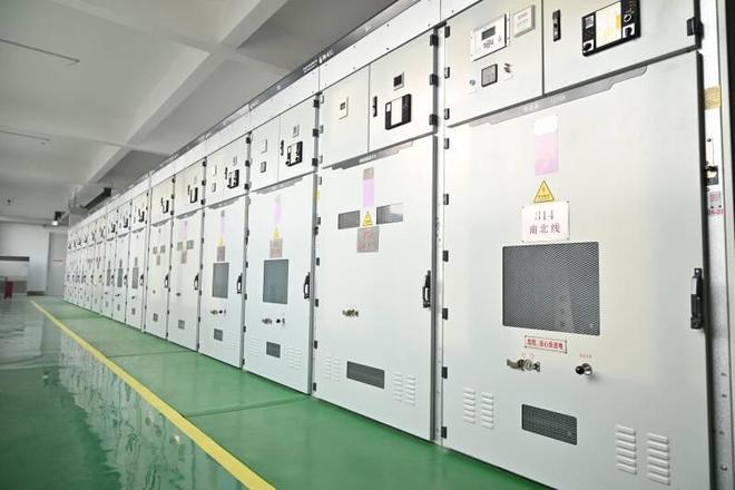 亿博电竞 亿博官网南屯煤矿：智能化改造让变电所“旧貌”换“新颜”(图2)