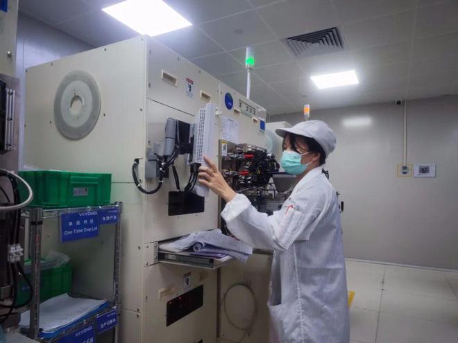 广东微容电子：铆足干劲忙生产亿博电竞 亿博官网 开足马力赶订单(图2)