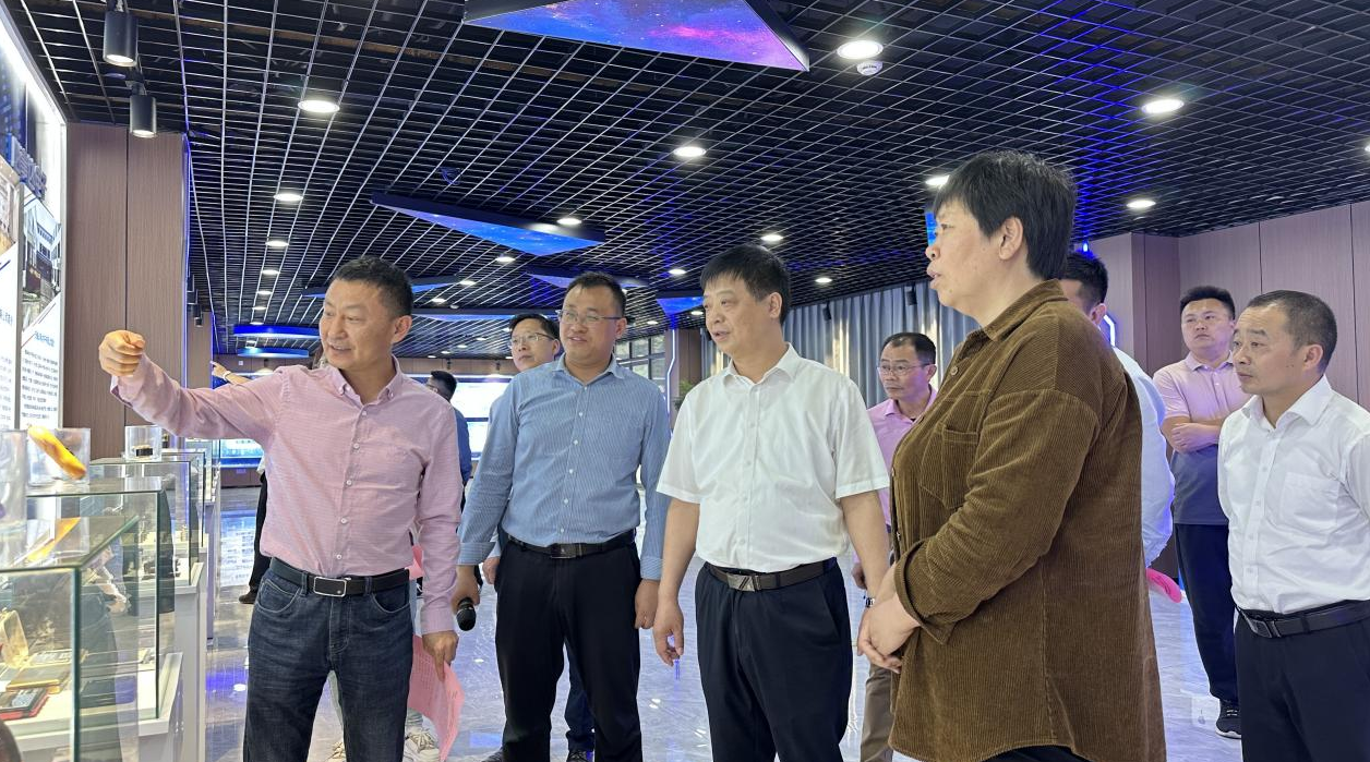 县政协开展“注重亩均效益强化‘双招双引’高质量建设省级电子元器件制造特色产业集群”调研亿博电竞 亿博官网(图2)