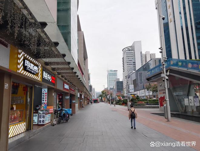 亿博电竞 亿博官网我国盛极一时的“中国电子第一街”如今顾客稀少众多店铺闲置(图2)
